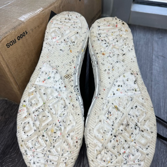 Knit Converse, Women’s size 8 - Picture 4 of 7